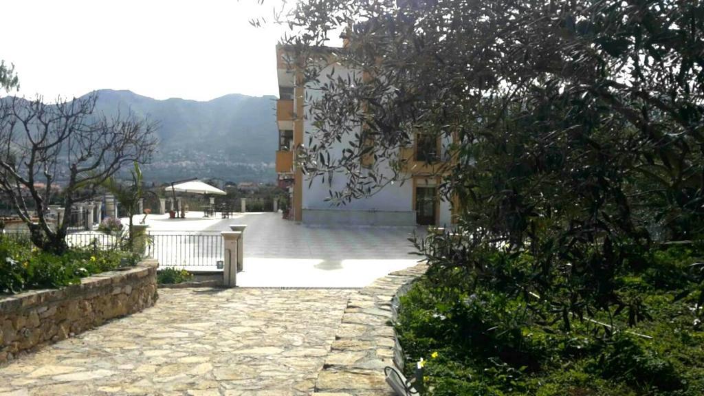 לינה וארוחת בוקר Rocca Di מונריאלה מראה חיצוני תמונה