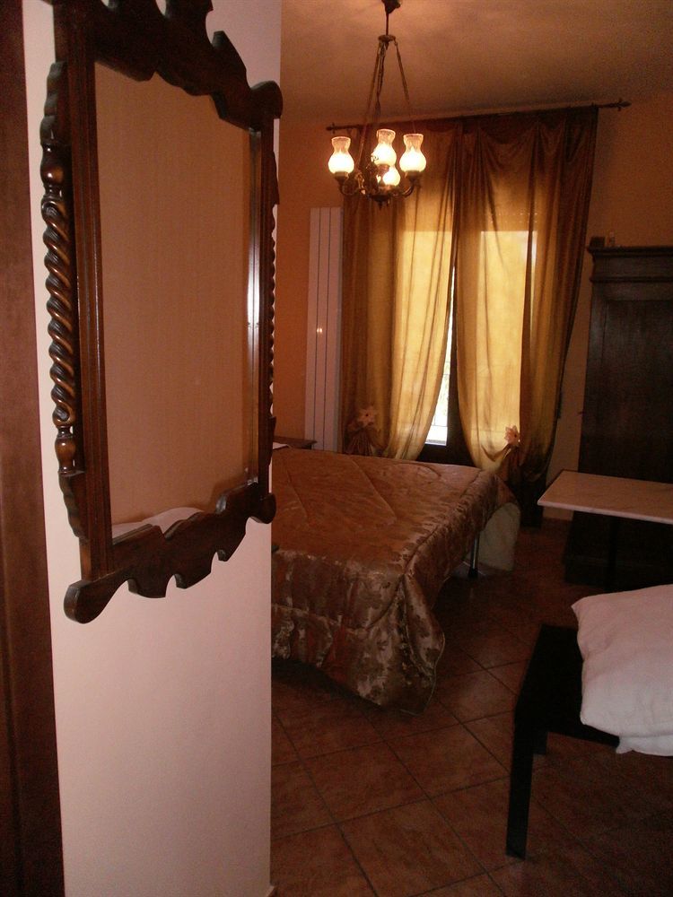 לינה וארוחת בוקר Rocca Di מונריאלה מראה חיצוני תמונה